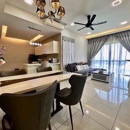 Takuro Homestay Petaling Jaya Ngoại thất bức ảnh
